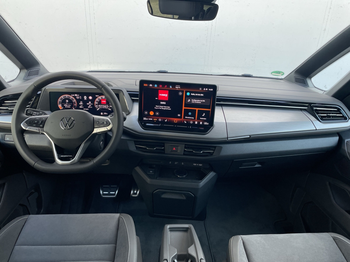 T7 Multivan Generation 2.0TSI DSG LÜ AHK/360°Kamera/ACC/App-Co/el.Heckklappe/Keyless/Matrix/Standhzg