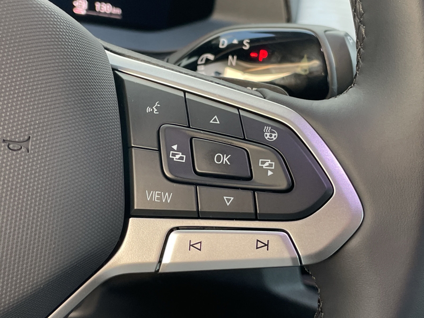 T7 Multivan Generation 2.0TSI DSG LÜ AHK/360°Kamera/ACC/App-Co/el.Heckklappe/Keyless/Matrix/Standhzg