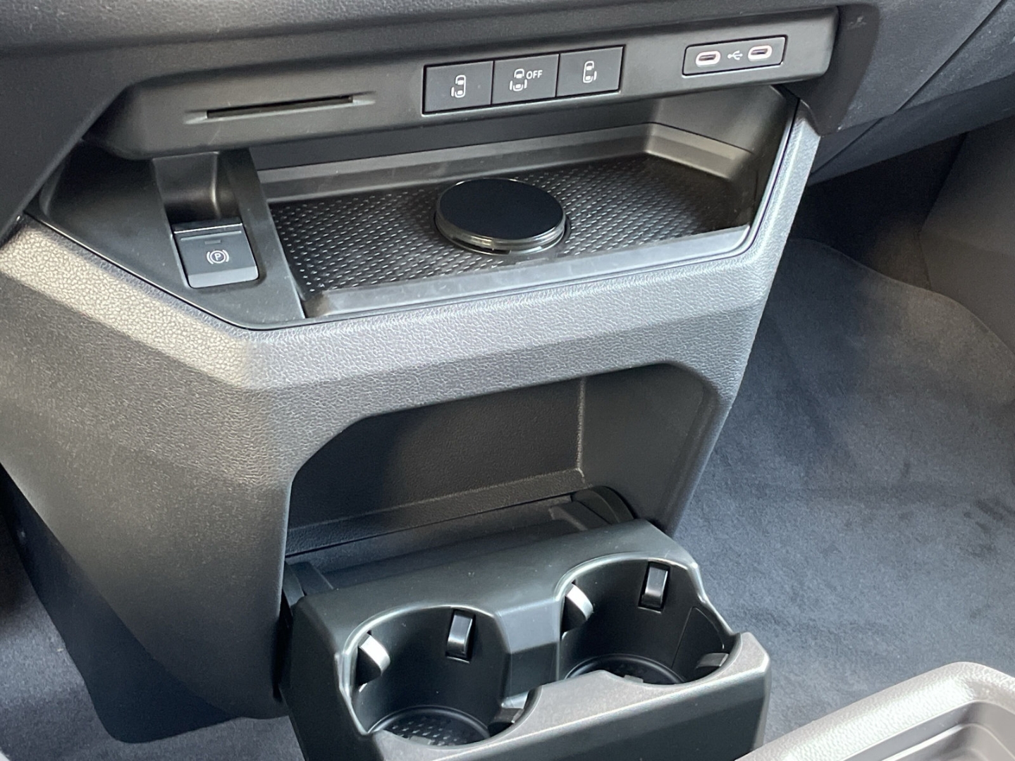 T7 Multivan Generation 2.0TSI DSG LÜ AHK/360°Kamera/ACC/App-Co/el.Heckklappe/Keyless/Matrix/Standhzg
