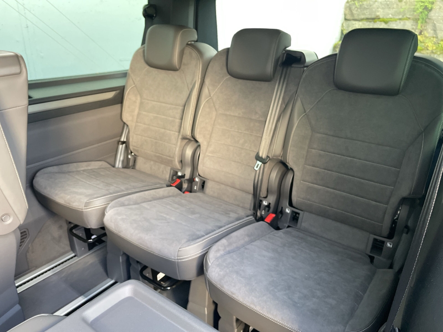 T7 Multivan Generation 2.0TSI DSG LÜ AHK/360°Kamera/ACC/App-Co/el.Heckklappe/Keyless/Matrix/Standhzg