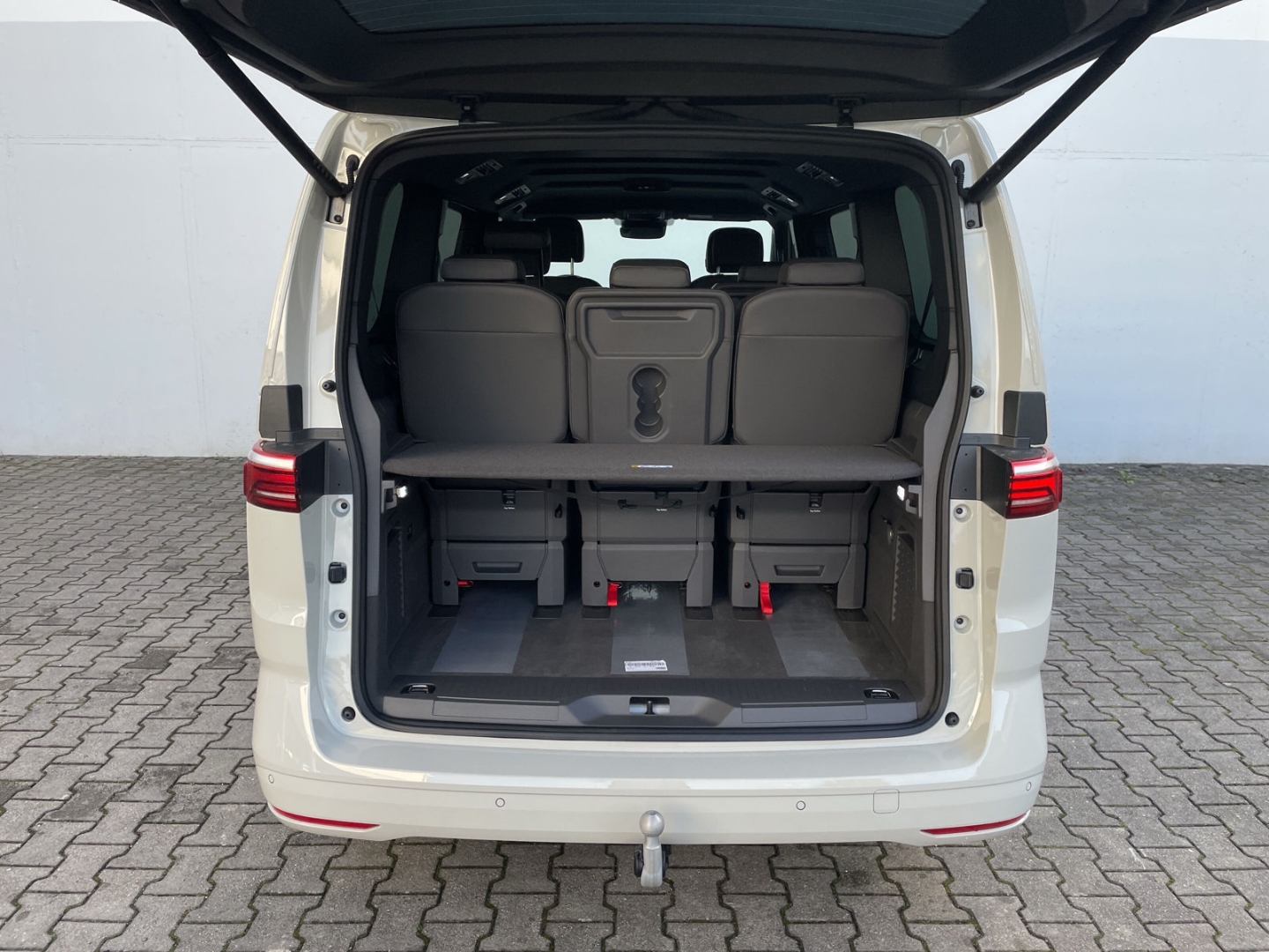 T7 Multivan Generation 2.0TSI DSG LÜ AHK/360°Kamera/ACC/App-Co/el.Heckklappe/Keyless/Matrix/Standhzg