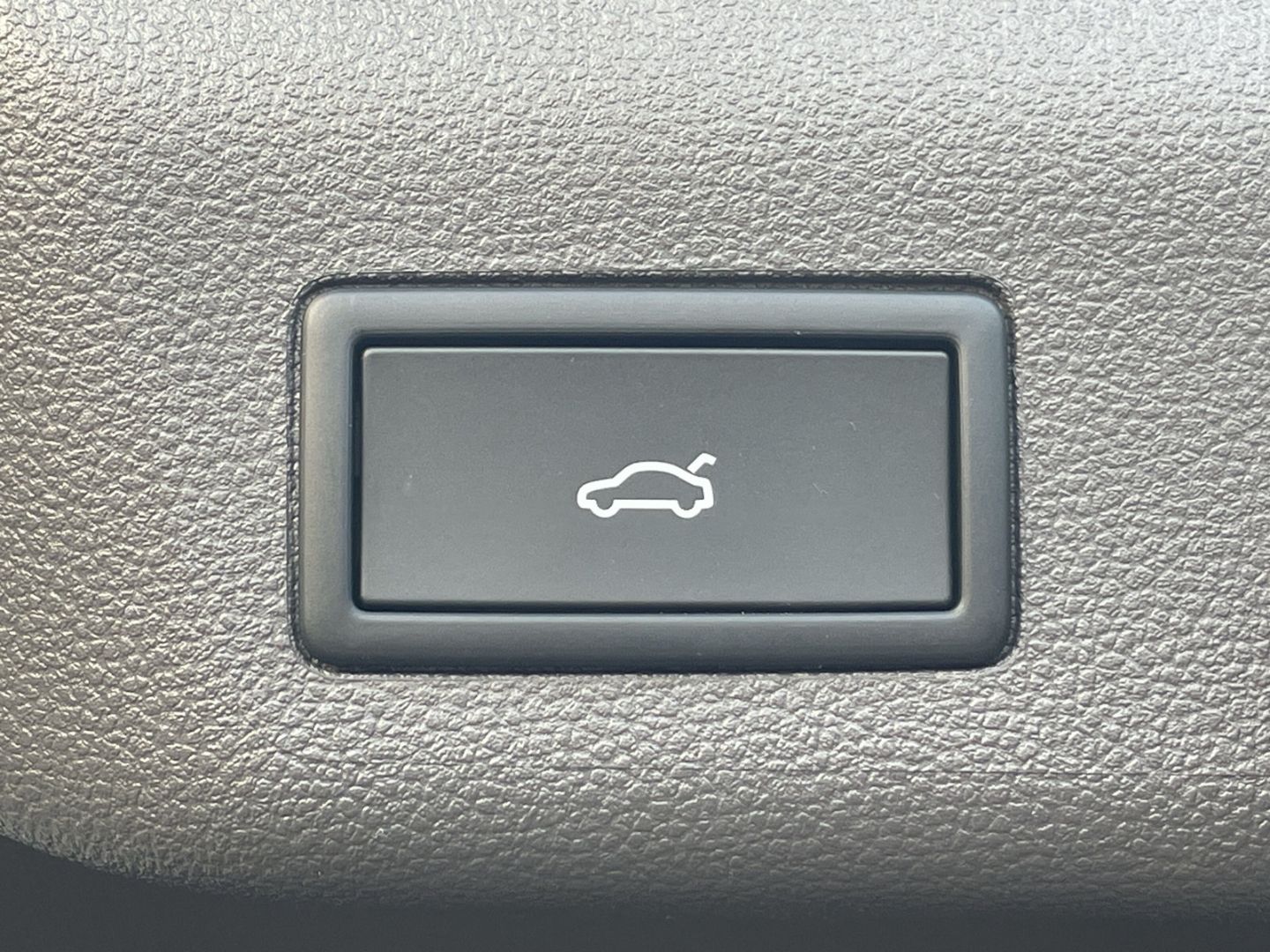 T7 Multivan Generation 2.0TSI DSG LÜ AHK/360°Kamera/ACC/App-Co/el.Heckklappe/Keyless/Matrix/Standhzg