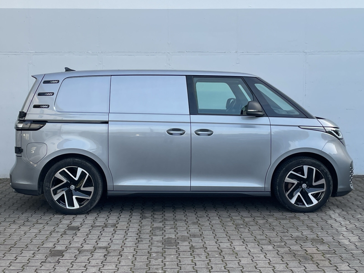 ID. Buzz Cargo 82 kWh AHK/Kamera/Sitz-&Lenkradhzg/LED/App-Connect/Climatronic