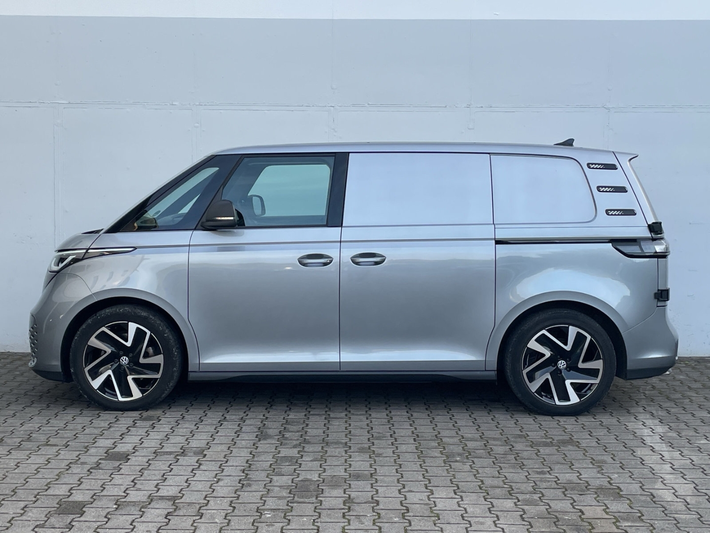 ID. Buzz Cargo 82 kWh AHK/Kamera/Sitz-&Lenkradhzg/LED/App-Connect/Climatronic