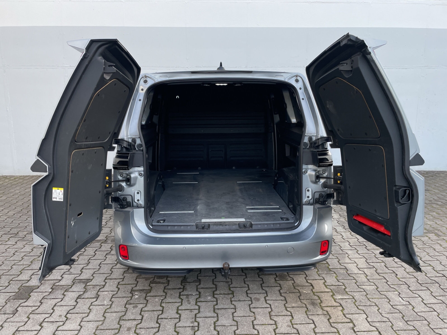 ID. Buzz Cargo 82 kWh AHK/Kamera/Sitz-&Lenkradhzg/LED/App-Connect/Climatronic