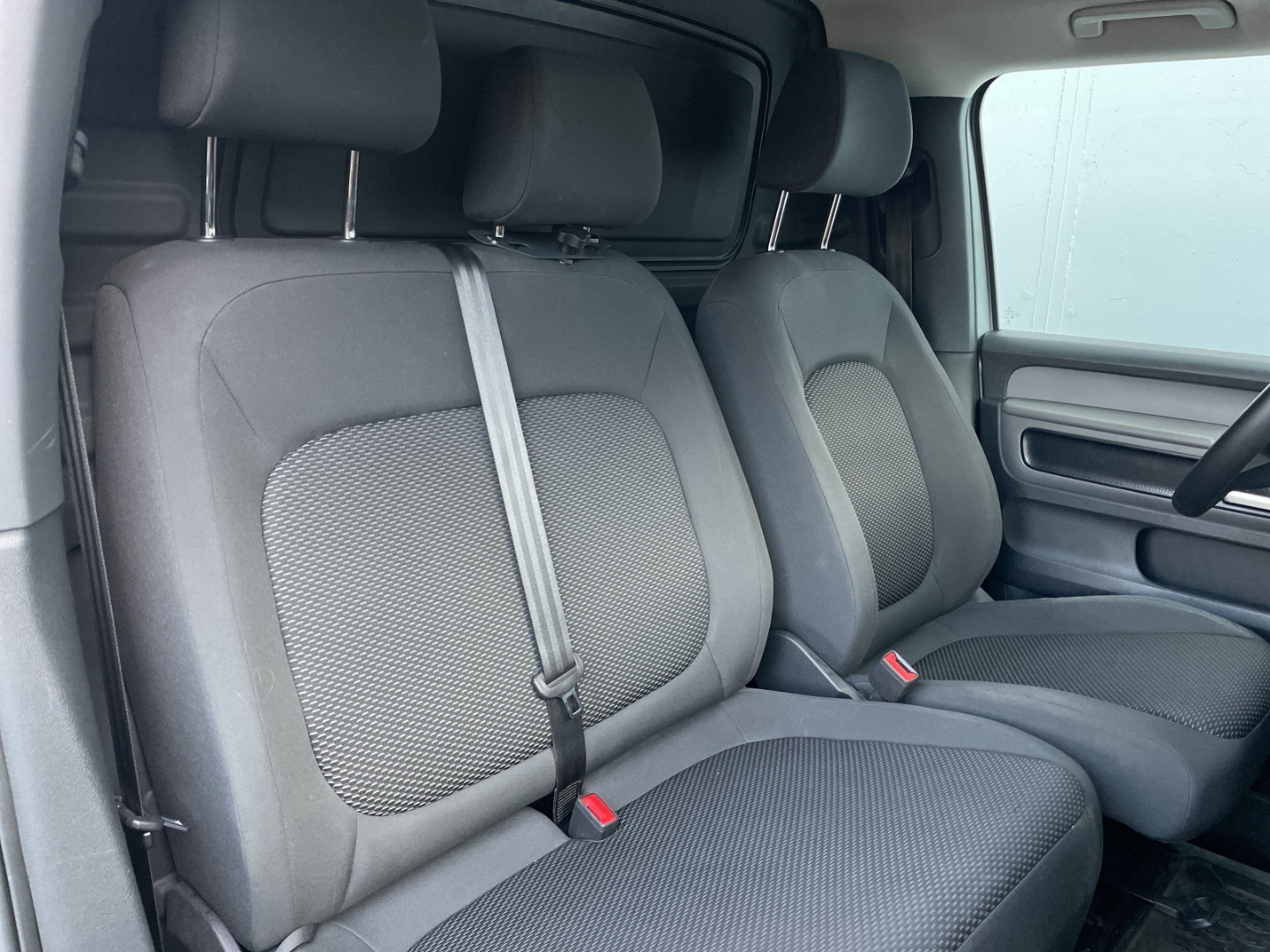 ID. Buzz Cargo 82 kWh AHK/Kamera/Sitz-&Lenkradhzg/LED/App-Connect/Climatronic