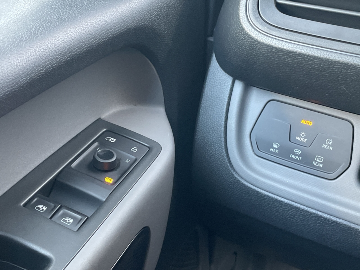 ID. Buzz Cargo 82 kWh AHK/Kamera/Sitz-&Lenkradhzg/LED/App-Connect/Climatronic