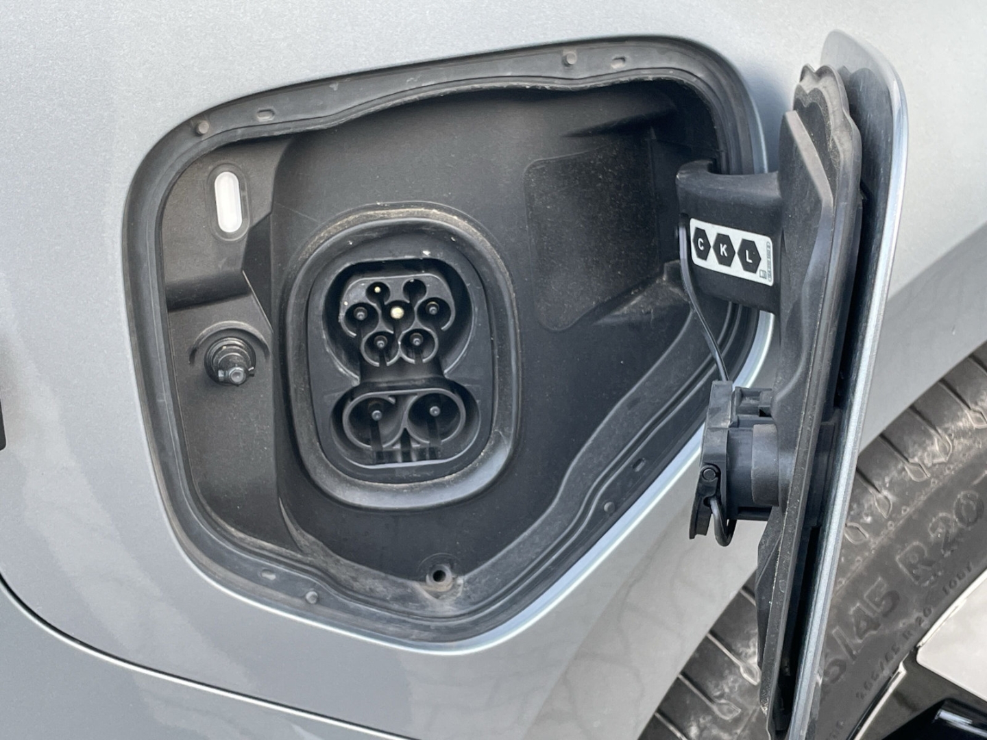 ID. Buzz Cargo 82 kWh AHK/Kamera/Sitz-&Lenkradhzg/LED/App-Connect/Climatronic