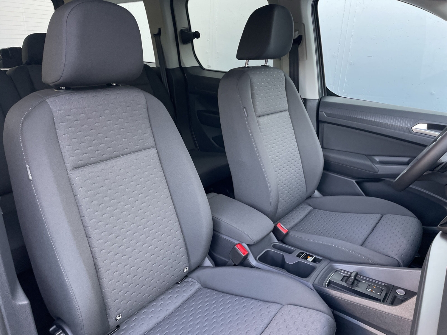 Caddy Edition 1.5 TSI DSG AHK/LED/Kamera/App-Connect/ACC/Travel/Spurwechsel/Sitzhzg/