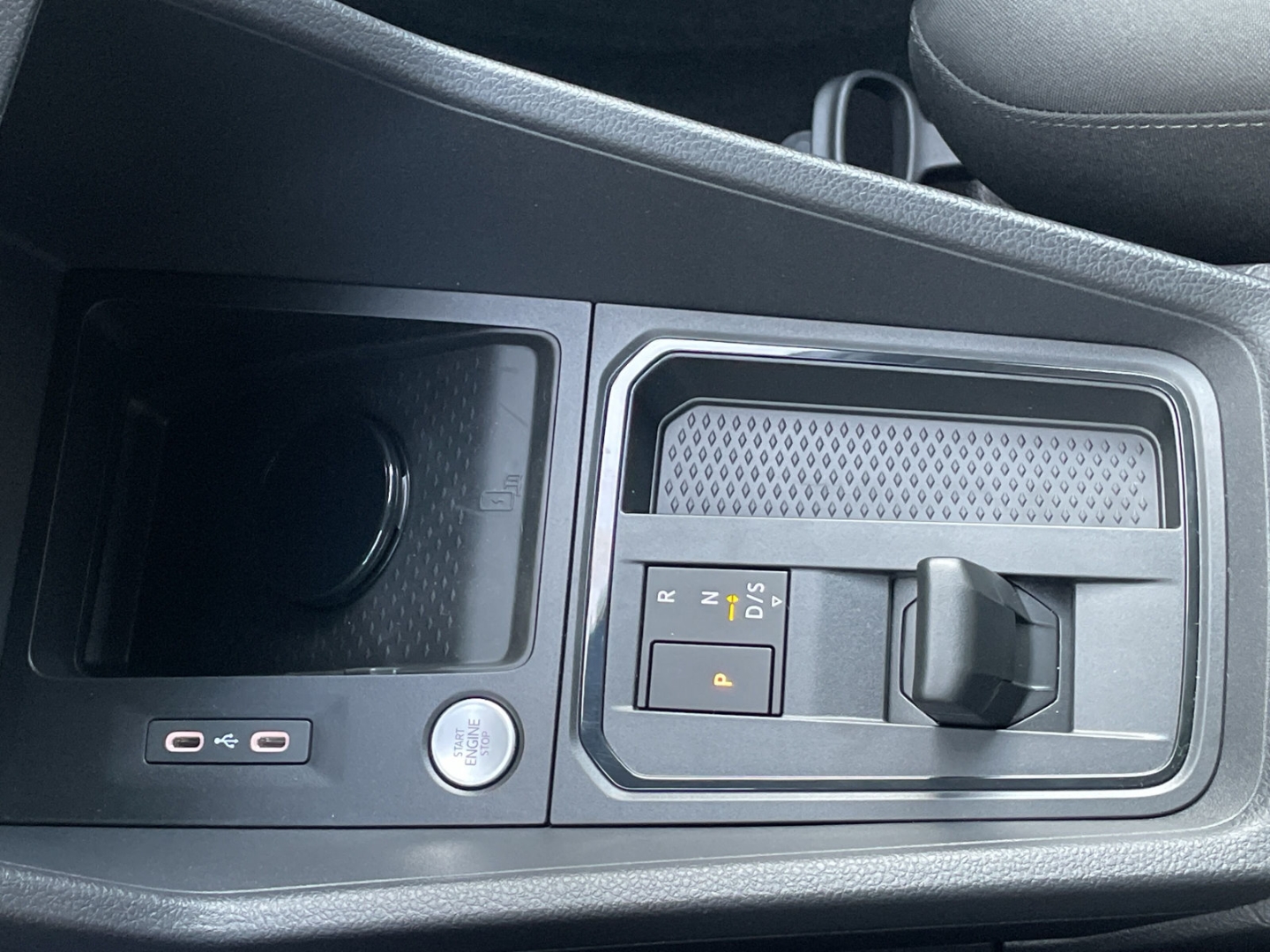 Caddy Edition 1.5 TSI DSG AHK/LED/Kamera/App-Connect/ACC/Travel/Spurwechsel/Sitzhzg/