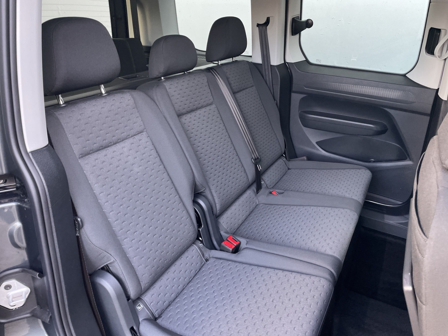 Caddy Edition 1.5 TSI DSG AHK/LED/Kamera/App-Connect/ACC/Travel/Spurwechsel/Sitzhzg/