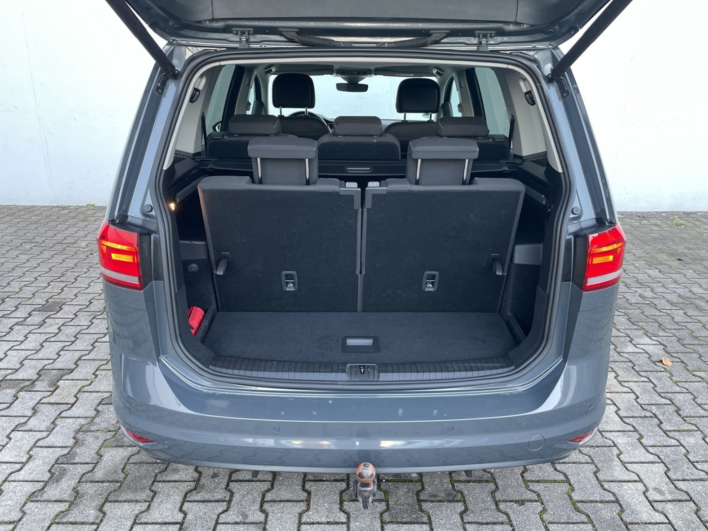 Touran 1.5 TSI DSG Active AHK/LED/Standhzg/Navi/Kamera/ACC/el.Heckklappe/