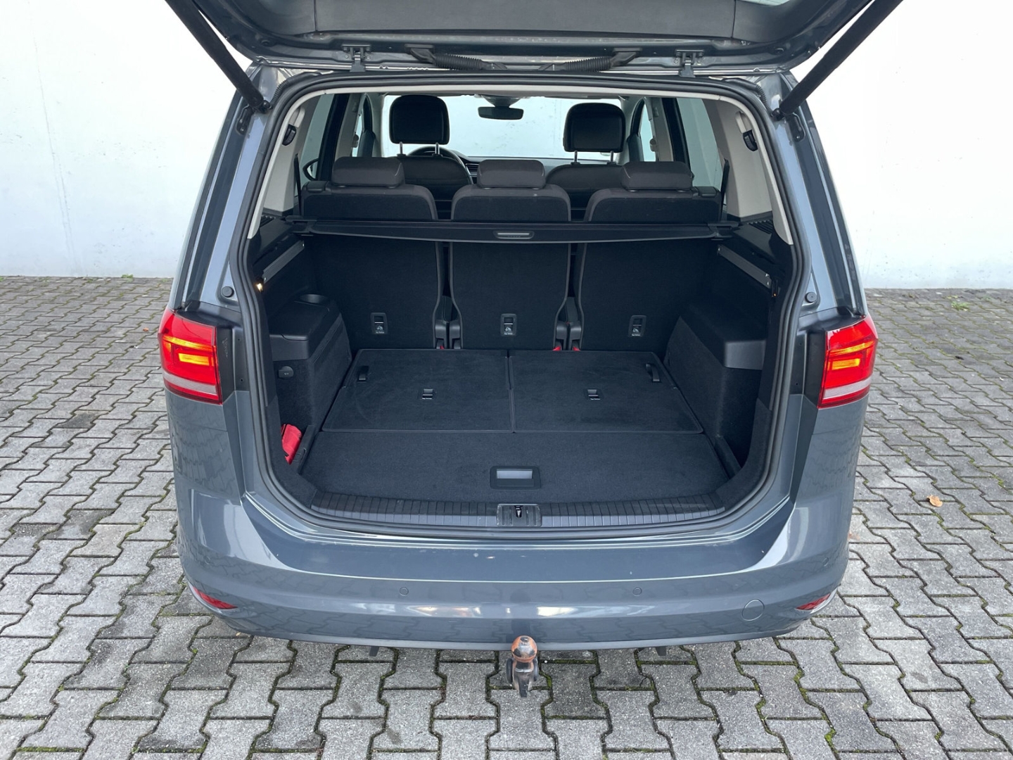 Touran 1.5 TSI DSG Active AHK/LED/Standhzg/Navi/Kamera/ACC/el.Heckklappe/