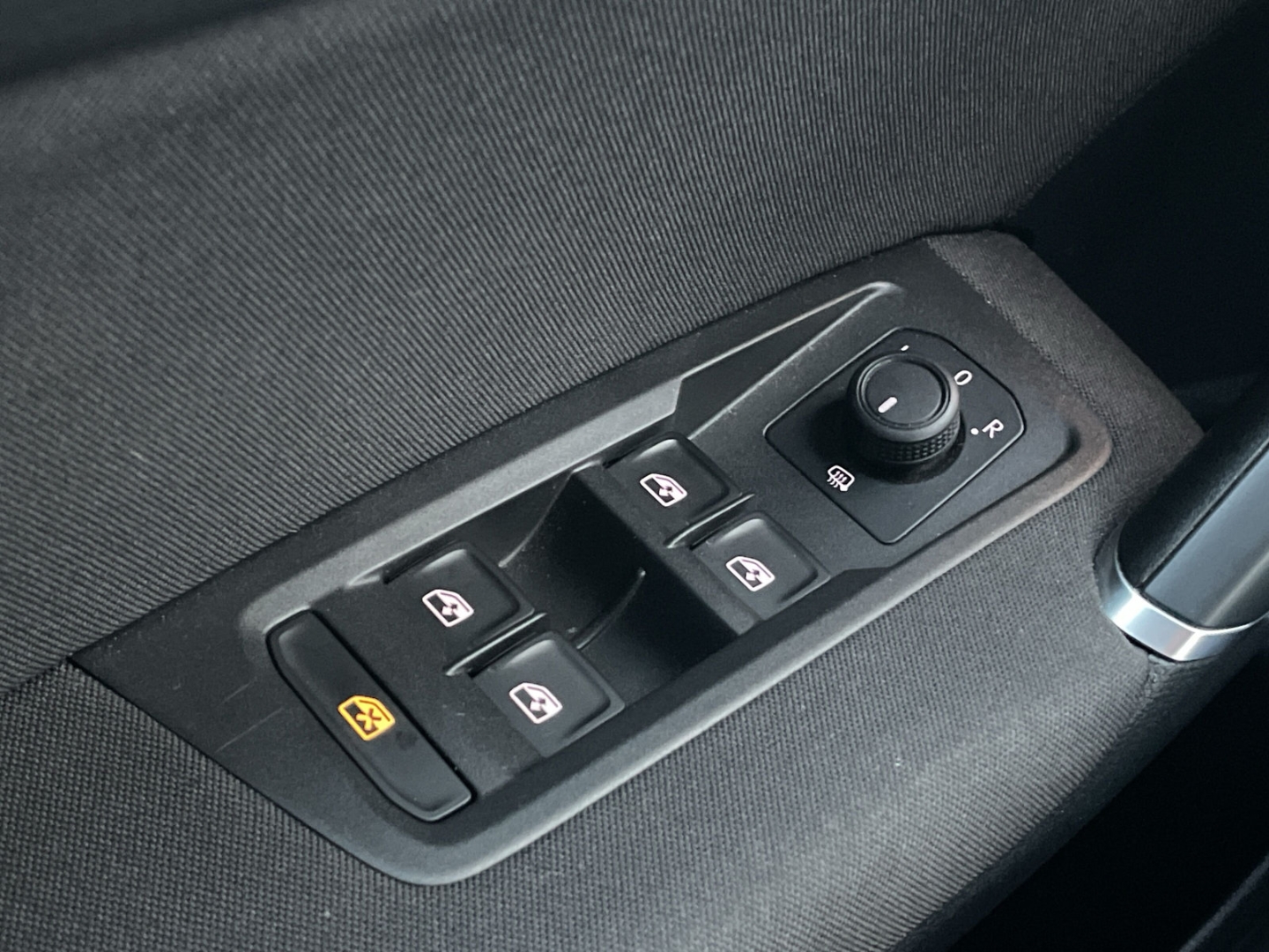Touran 1.5 TSI DSG Active AHK/LED/Standhzg/Navi/Kamera/ACC/el.Heckklappe/
