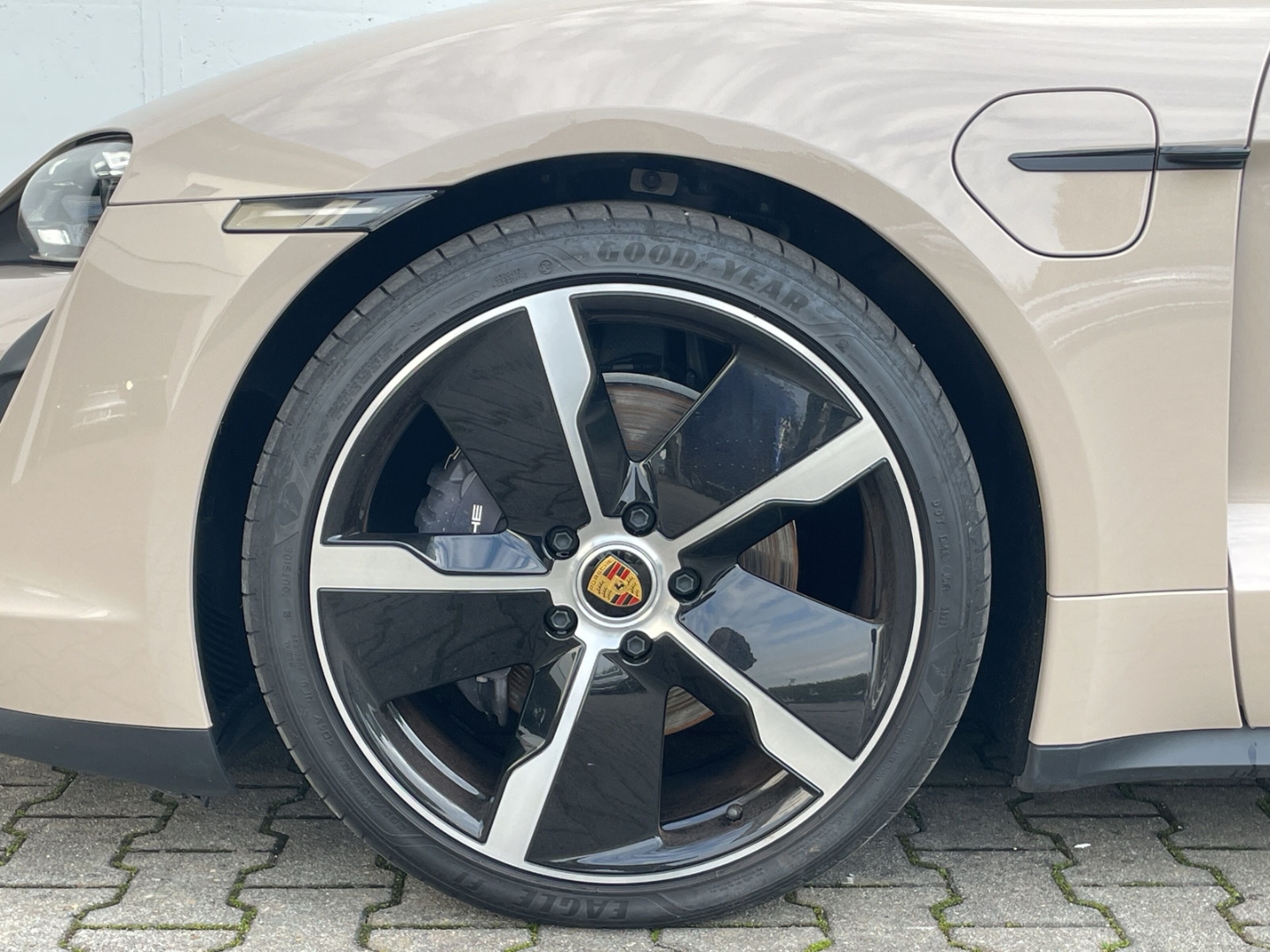 Taycan Sport Turismo Plus Approved/Pano/Bose/Air/Sitzbelüftung/