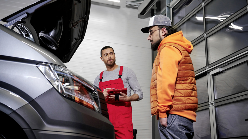 as0810-vw-economy-service-customer-engine